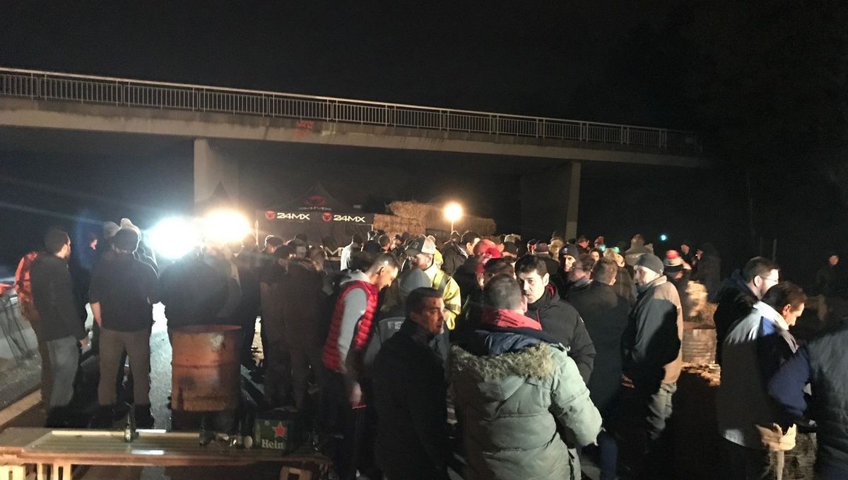 Colère des agriculteurs : le barrage d'Albon sur l'A7 maintenu, levée en vue ailleurs