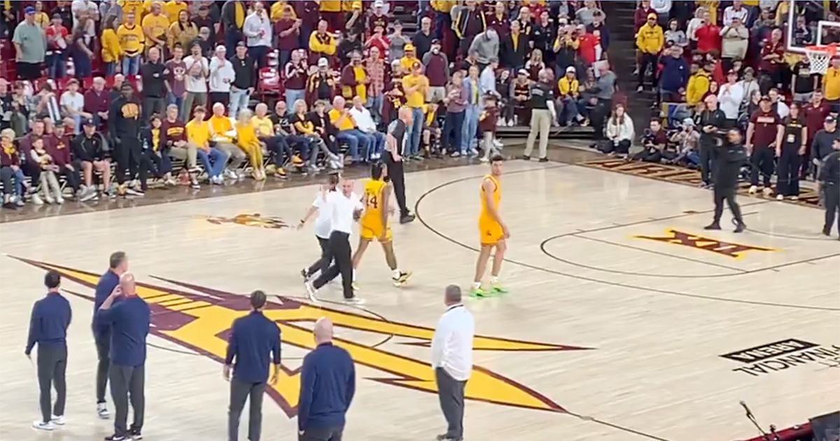 Bobby Hurley refuses to shake hands with Tommy Lloyd, Arizona State leaves bench early after BJ Freeman headbutt