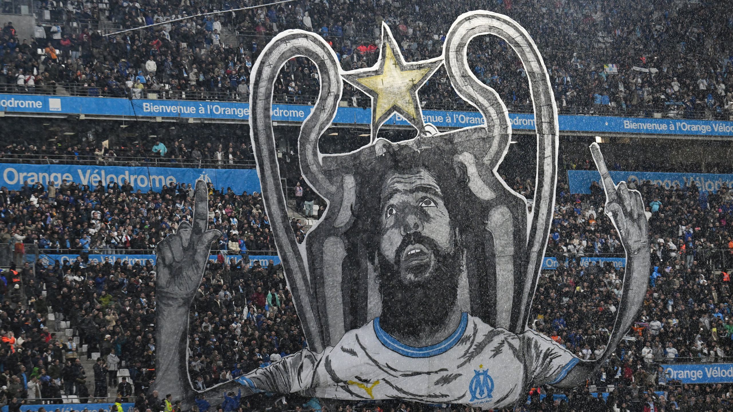 A l'OM, le tifo à l'effigie de Redouane Bougheraba entraîne la discorde : "C'est n'importe quoi" - Eurosport