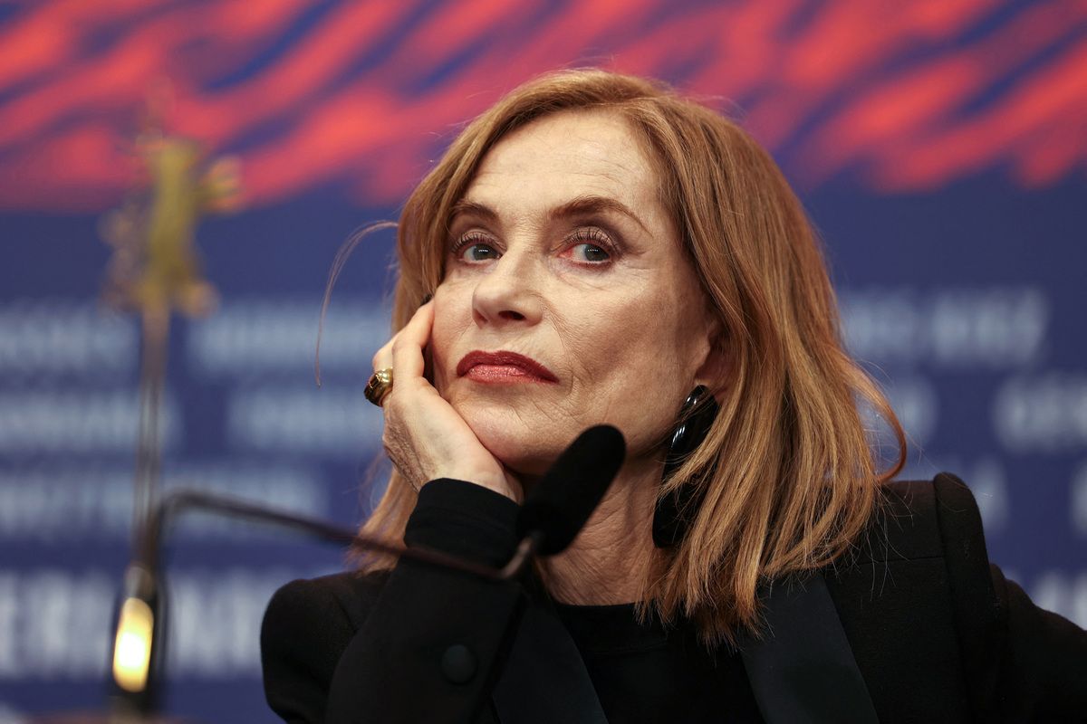 "On ne comprend pas ce que tu dis" : Isabelle Huppert alpaguée par un spectateur en pleine représentation