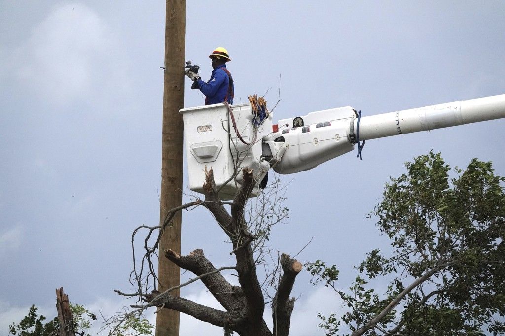 Tornado watch, wind advisory issued for South Florida