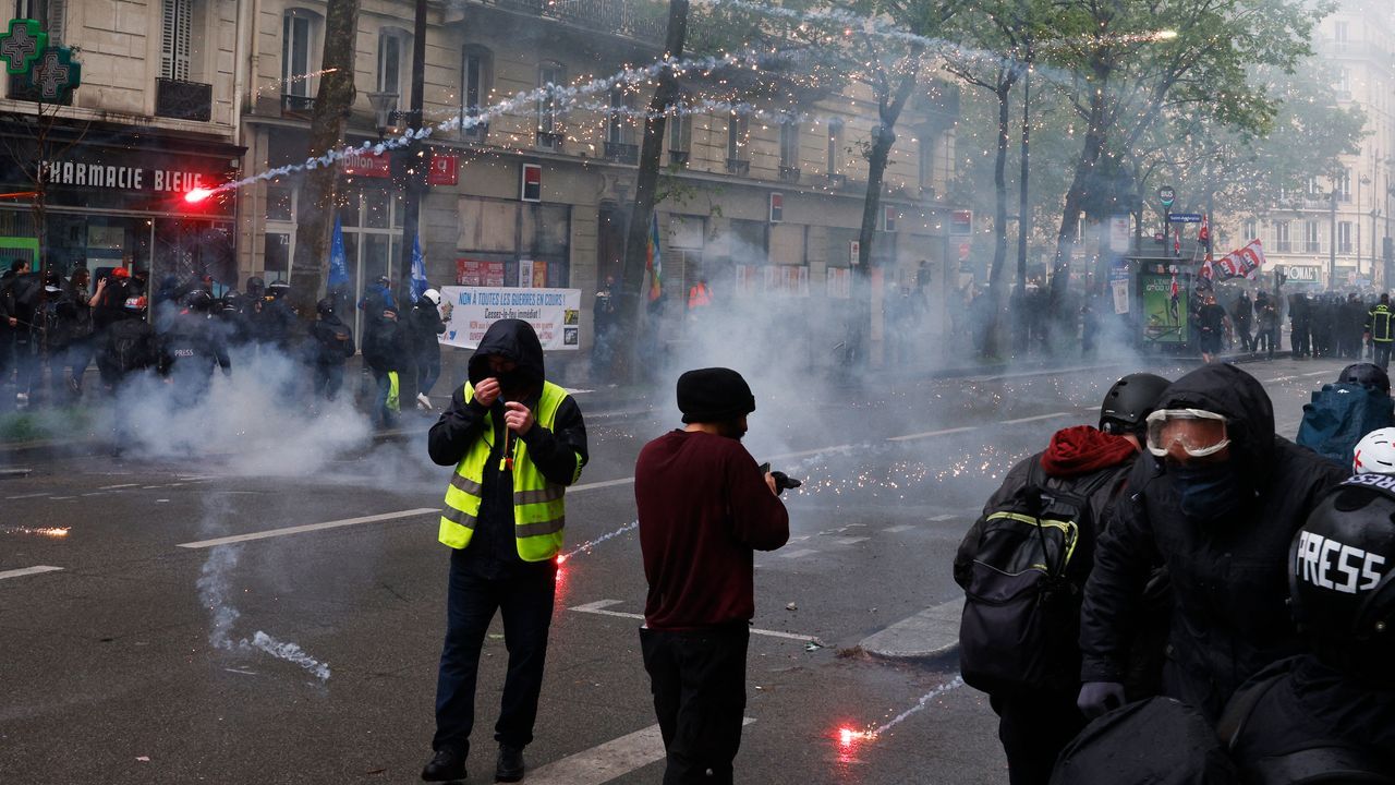 EN DIRECT - Manifestations du 1er-Mai : des tensions à Paris, Nantes et Lyon