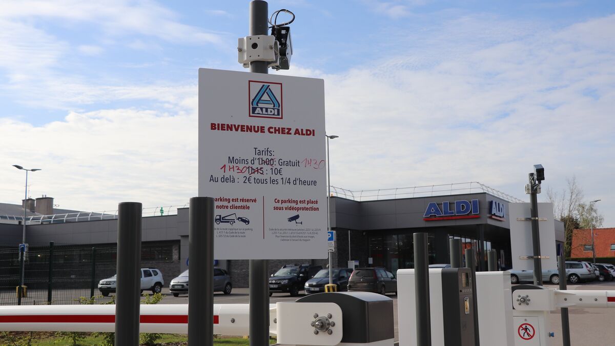 Près d’Amiens, un parking de supermarché… payant !