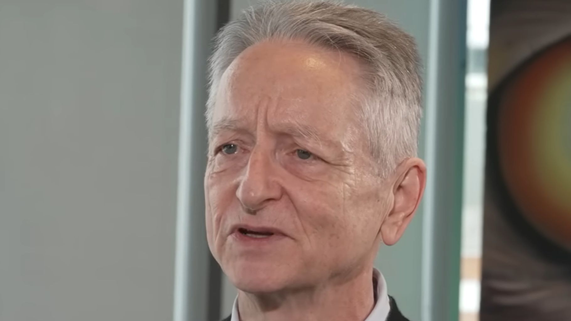 Même Geoffrey Hinton, à l’origine de la technologie servant à ChatGPT regrette son invention