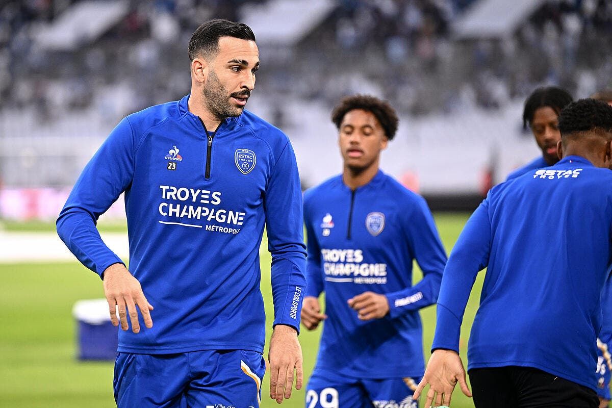 Adil Rami fait du Neymar, ça dégénère à Troyes