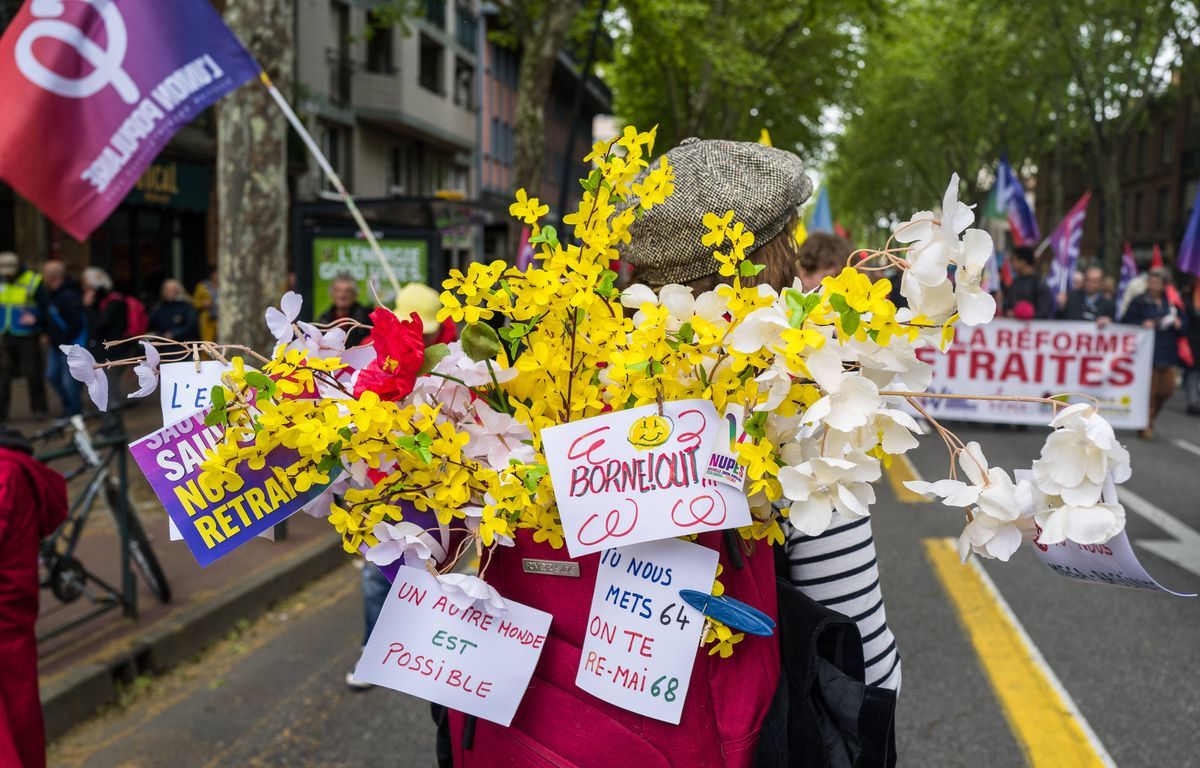 " Poudre aux yeux ", " enfumage "... Des manifestants sans pitié pour les " cent jours "