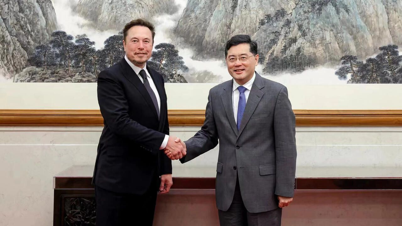 En visite en Chine, le patron de Tesla, Elon Musk, loue la "vitalité" du développement chinois