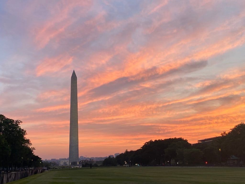 D.C.-area forecast: Enjoyable warmth today but a shot of summer heat tomorrow