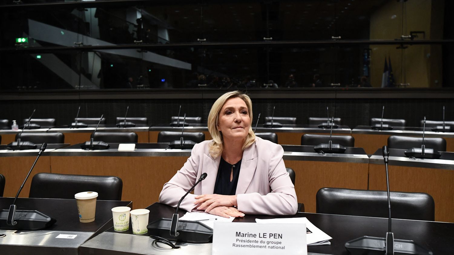 Un rapport d'enquête parlementaire accuse le RN d'être une "courroie de transmission" du pouvoir russe, Marine Le Pen dénonce "un procès politique"