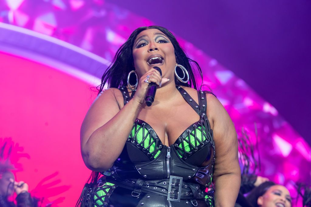 Lizzo rents out Sacramento theater for showing of "The Little Mermaid"