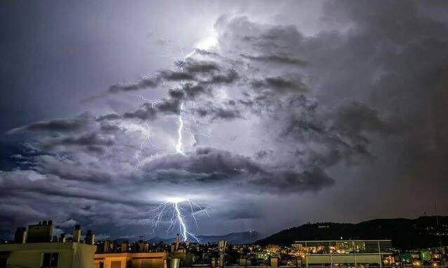 Plus de 3 semaines de vigilance jaune orages dans les Alpes-Maritimes et le Var: comment expliquer un tel record?