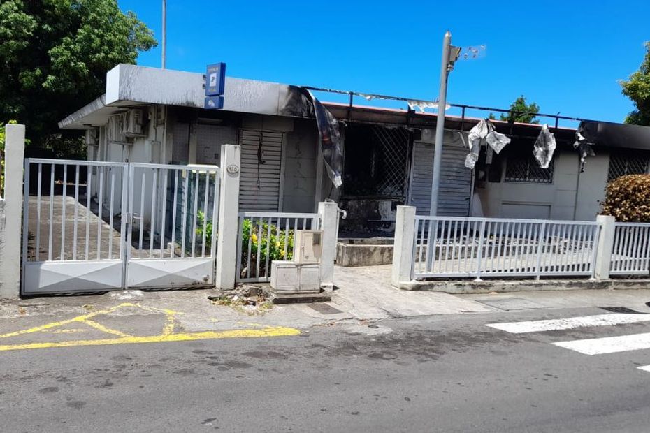 Incendie du bureau de Poste de Vieux-Habitants