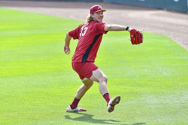 Arkansas baseball vs. Kansas State at Fayetteville Regional: How to watch, pitching matchup, forecast