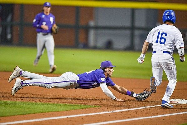 Kansas State beats Louisiana Tech 19-4 at Fayetteville Regional