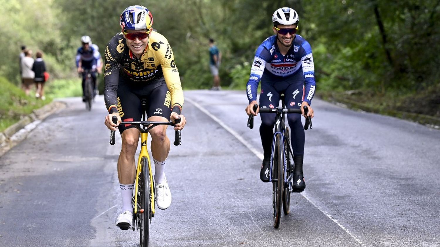 déjà un duel entre Jonas Vingegaard et Tadej Pogacar ? Suivez le départ et la première étape casse-pattes au Pays basque espagnol