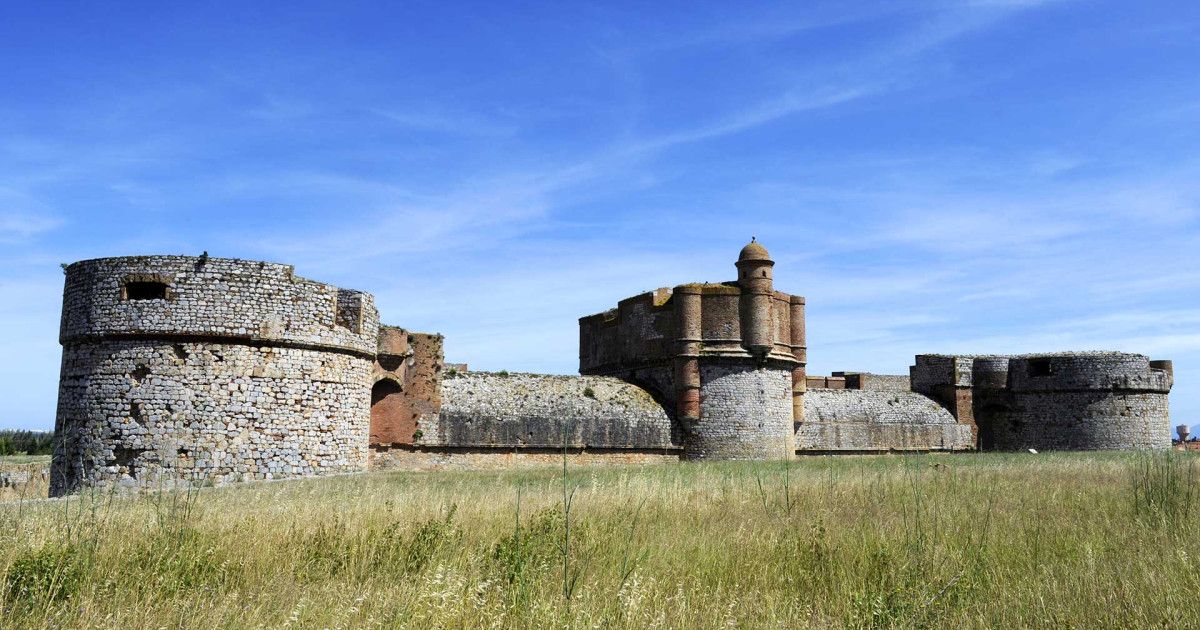 chef-d'œuvre de l'architecture, la forteresse médiévale de Salses livre ses secrets