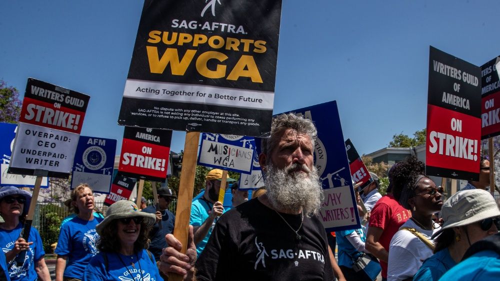 SAG-AFTRA and Studios Extend Talks to July 12