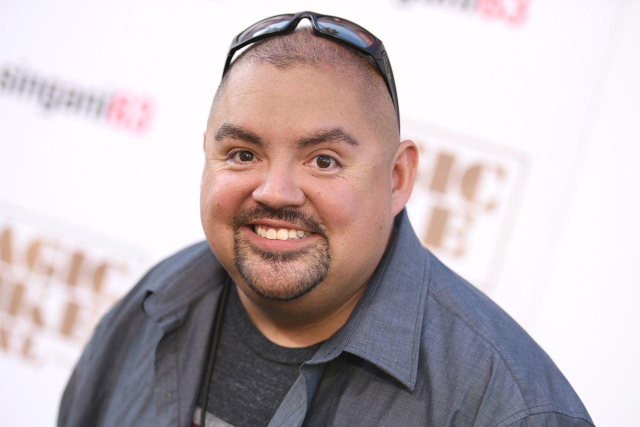 Plane carrying comedian Gabriel Iglesias runs off runway in NC