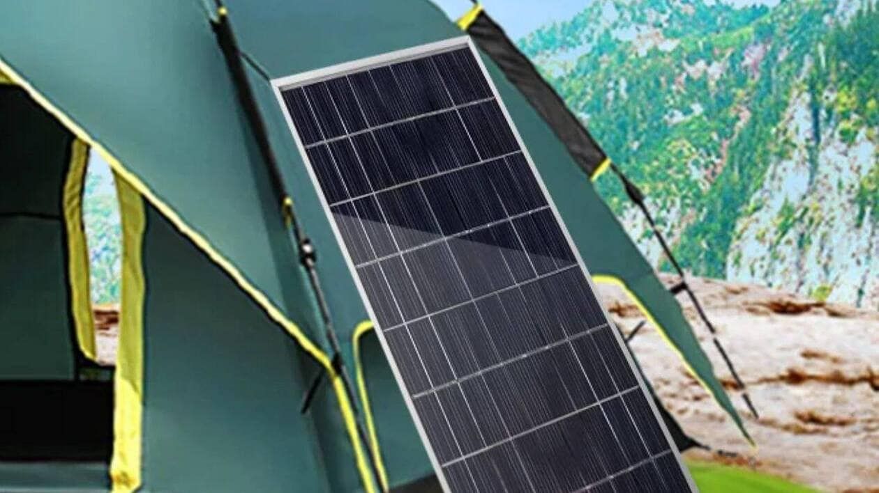 Camping : moins de 40 euros pour ce kit panneau solaire complet à emporter partout