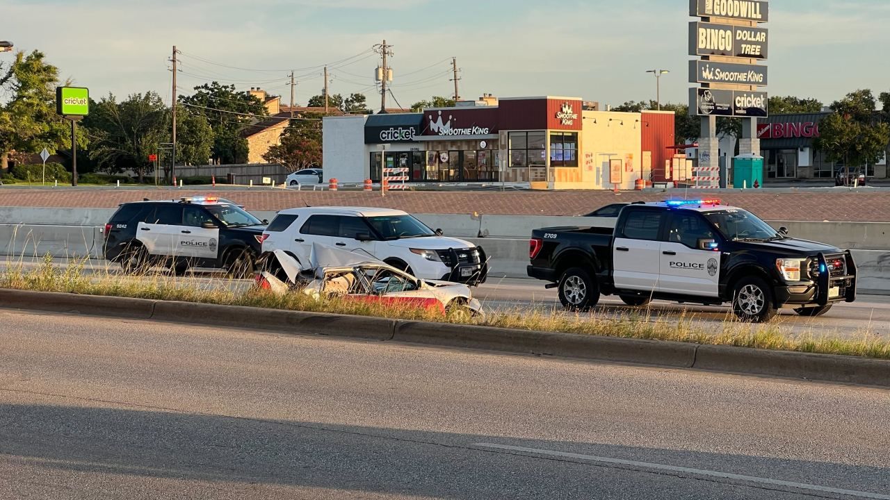 1 dead after crash involving APD officer in northwest Austin