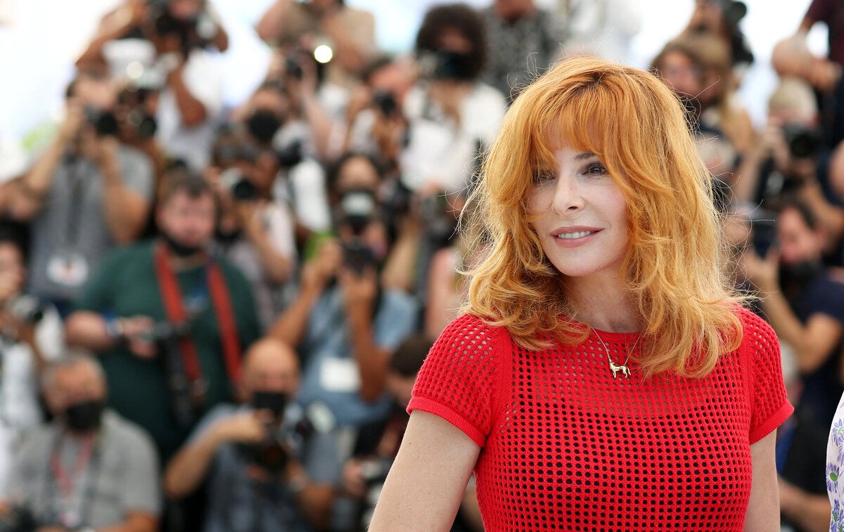 Mylène Farmer : suite à l’annulation de ses deux concerts au Stade de France, la chanteuse partage son "immense tristesse"