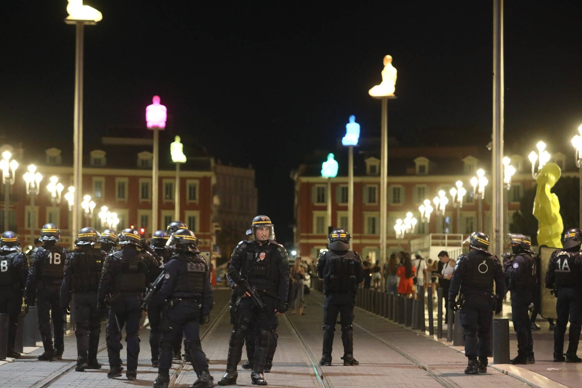 Mort de Nahel: des tensions dans le centre-ville de Nice, une trentaine d'interpellations et un magasin pillé... suivez notre direct