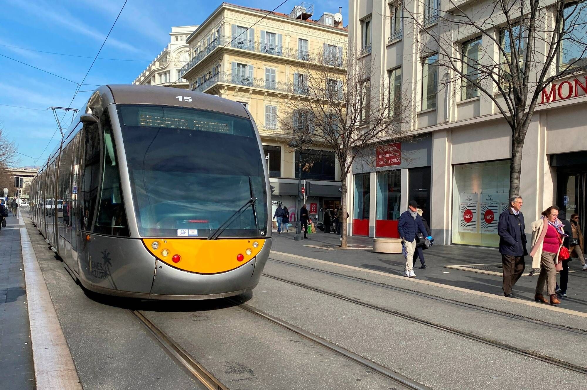 Violences urbaines: Les trams et bus de nouveau à l'arrêt à 21 h ce samedi à Nice et dans la Métropole