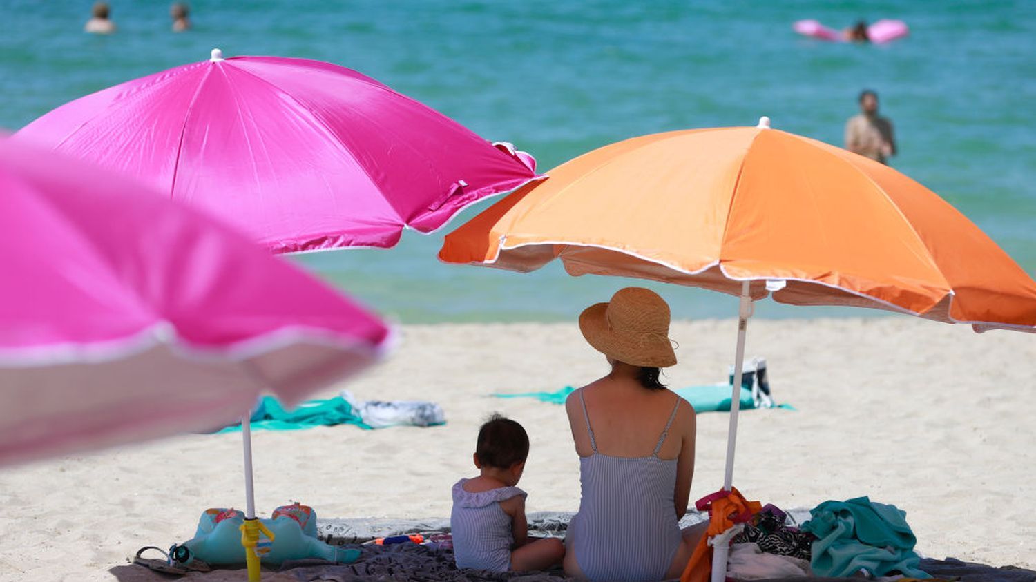 Des vacances d'été plus courtes ? "Il y a une question de démocratisation par le temps, qui serait quelque chose d'assez exceptionnel", souligne Jean Viard