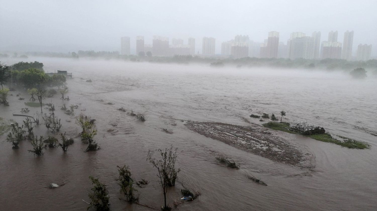 Chine : ce que l'on sait des inondations qui ont fait au moins 20 morts dans le sud-est et le nord du pays