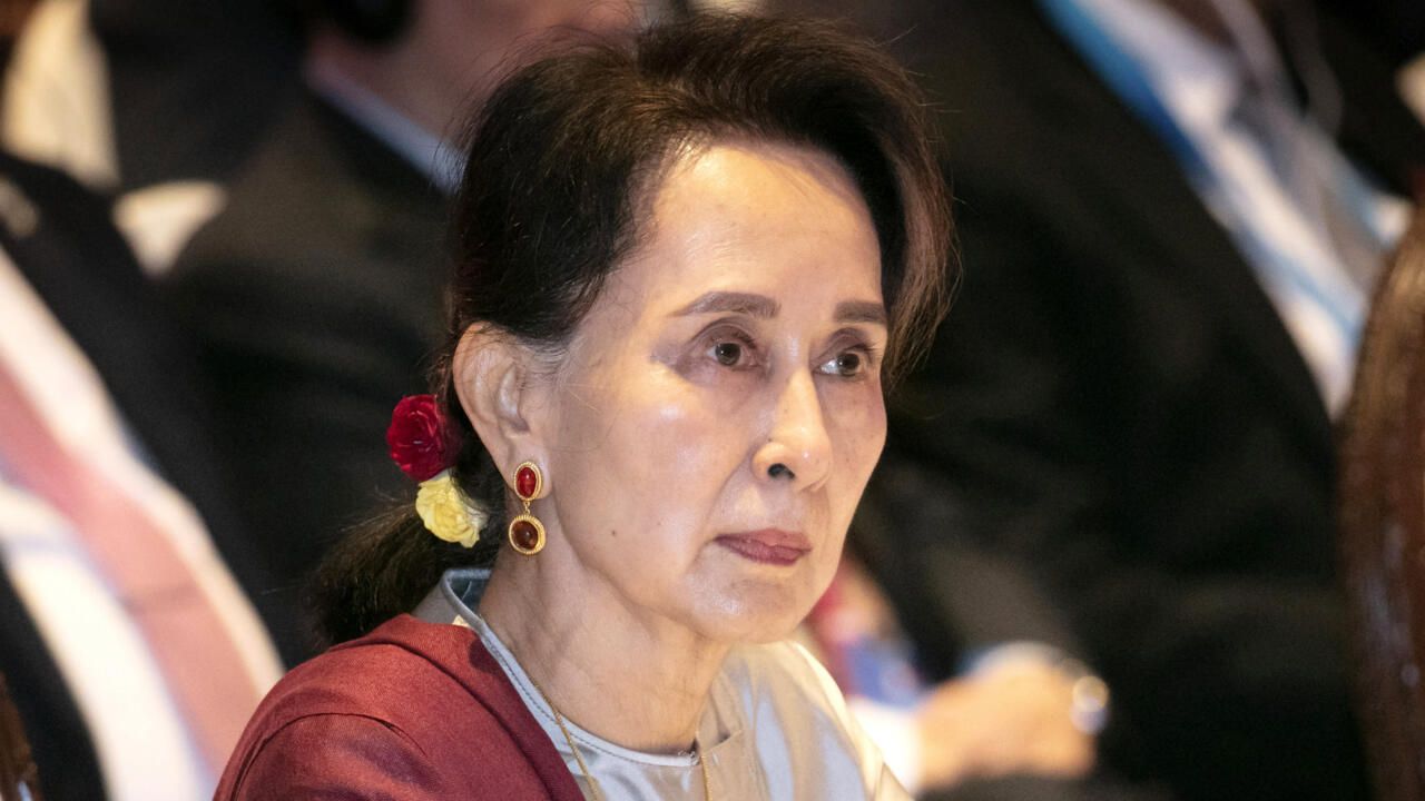 Birmanie : Aung San Suu Kyi partiellement graciée, sa peine réduite à 27 ans de prison