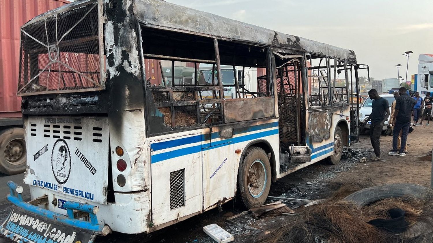 Sénégal : deux morts à Dakar dans l'attaque d'un bus à l'engin incendiaire