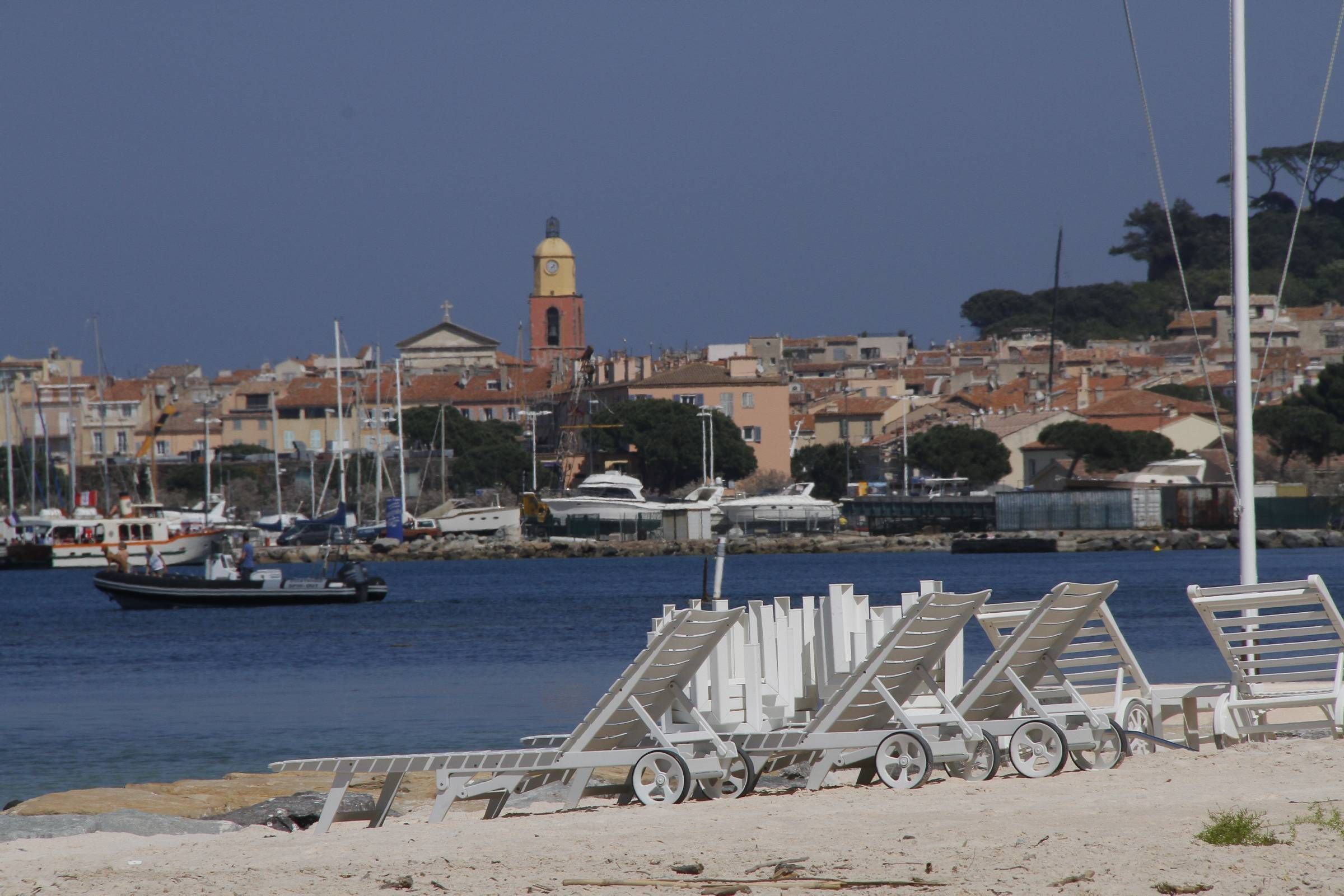 Sélection des clients dans des restaurants à Saint-Tropez: la maire appelle les professionnels à cesser ces "pratiques détestables"