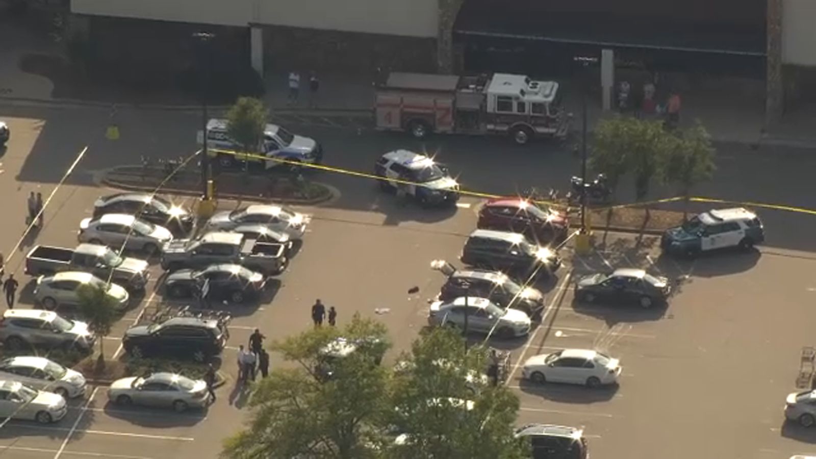 1 man shot in Food Lion parking lot in Raleigh shopping center