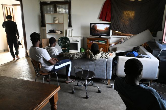 "On n'est pas des criminels" : les jeunes étrangers vont être expulsés du squat 5 Étoiles à Clermont-Ferrand