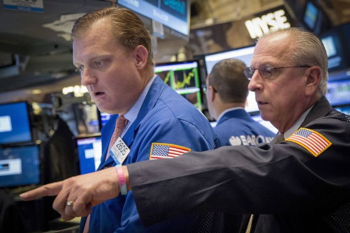 Wall Street termine dans le rouge, les craintes d'un ralentissement pèsent