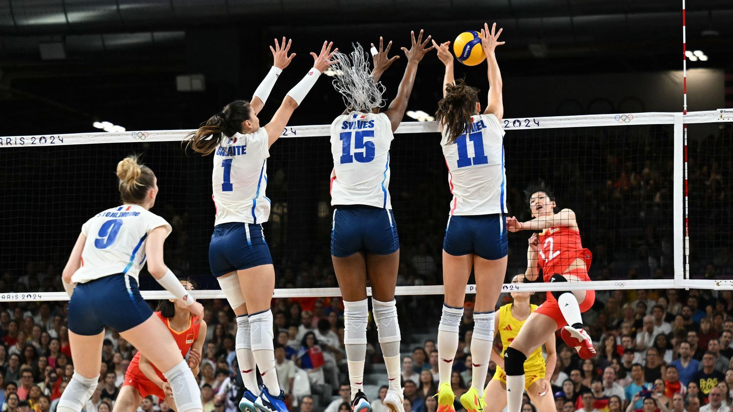 les Bleues du volley encore dos au mur... Suivez avec nous leur deuxième match aux JO de Paris 2024