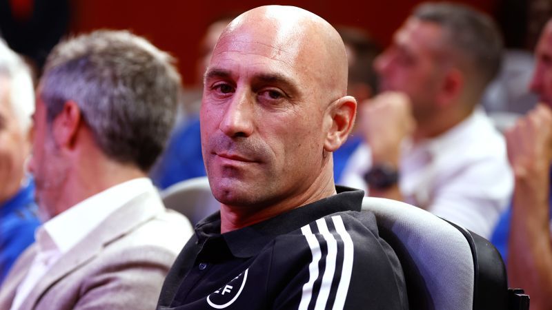 Spanish government faces setback in efforts to suspend soccer chief Rubiales after tribunal ruling