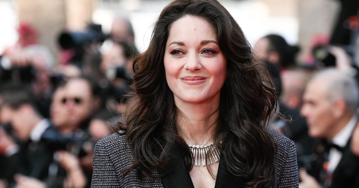 Dents de lait et poupée de chiffon : en photo, Marion Cotillard retourne en enfance pour fêter ses 48 ans