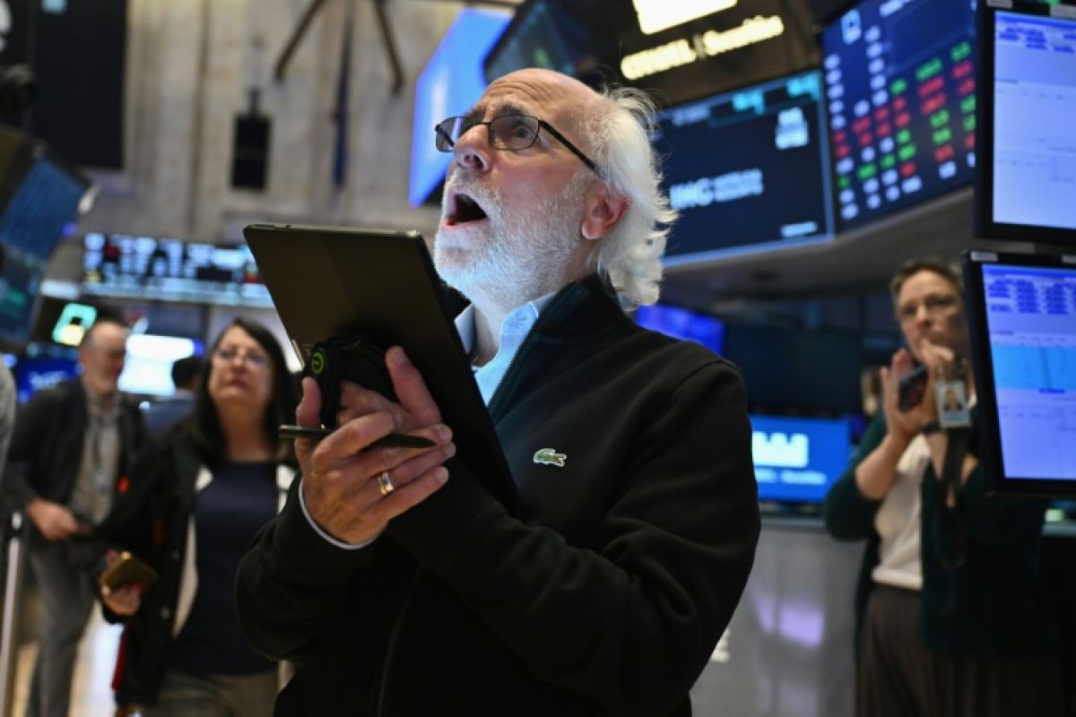 Wall Street limite ses pertes, après une crispation liée à l'attaque iranienne