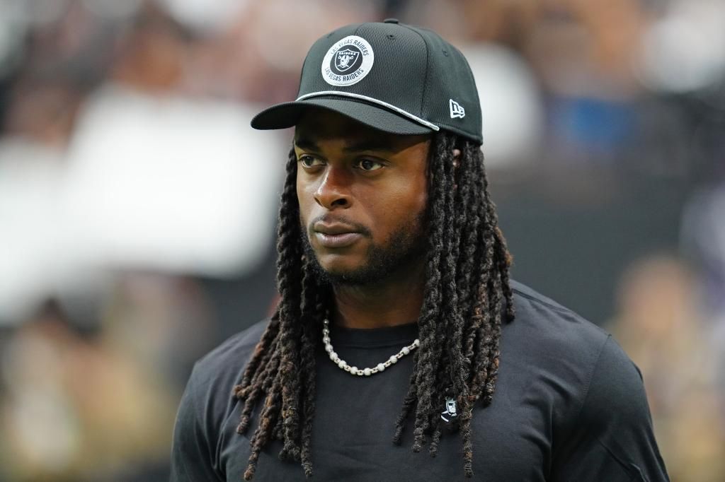 Davante Adams requests trade from Raiders in NFL bombshell