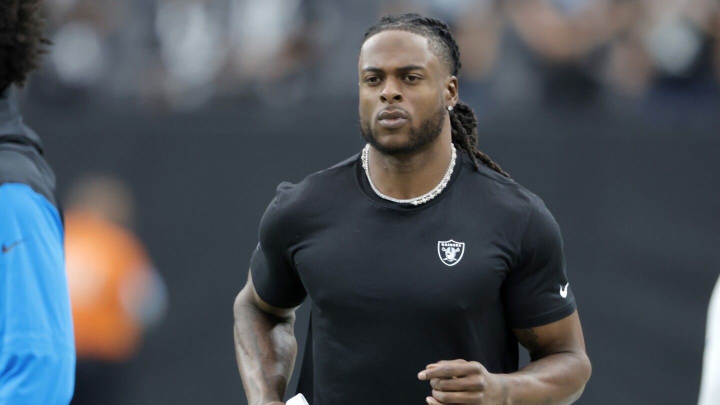 Report: Raiders gauging interest from other teams in Davante Adams trade