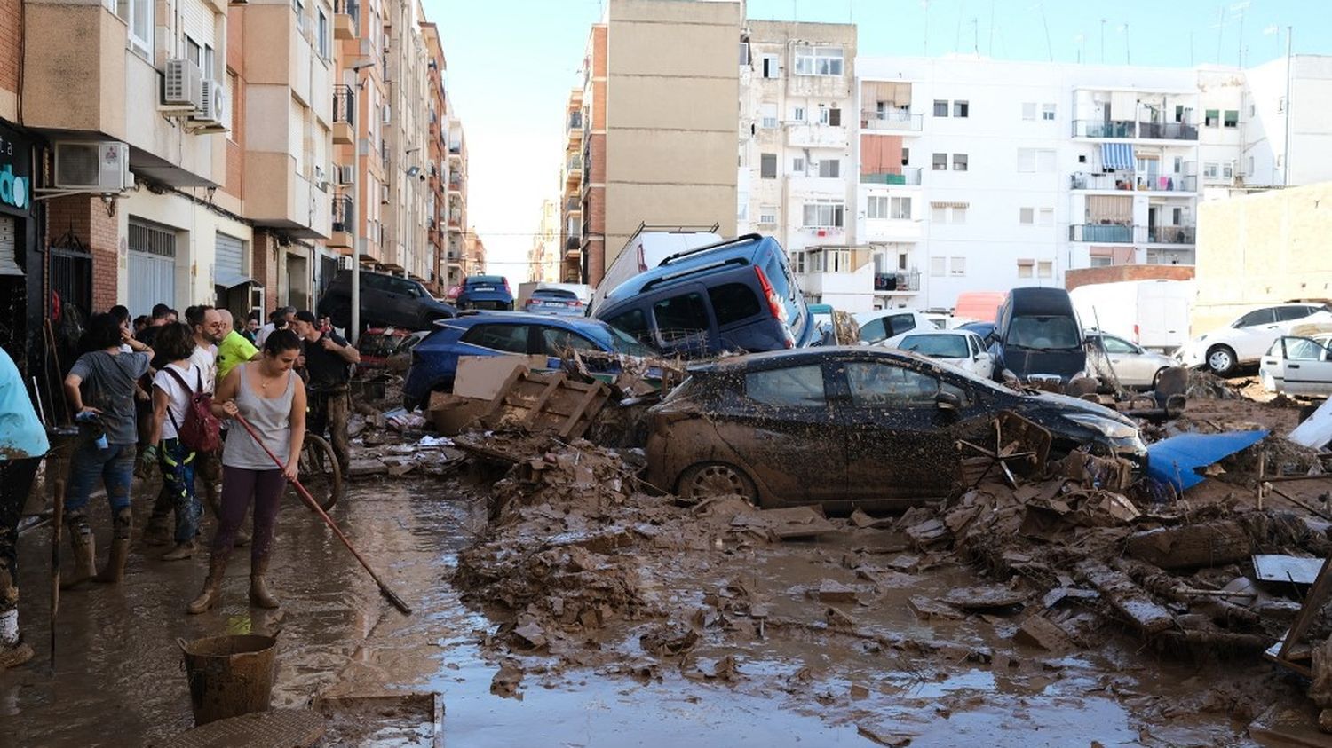 Inondations en Espagne : le bilan provisoire atteint 205 morts vendredi, le nombre de personnes portées disparues toujours incertain