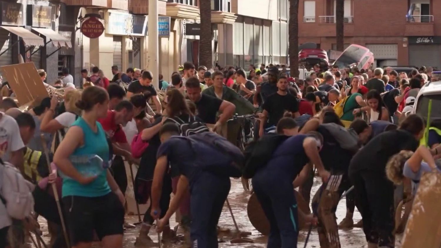 Inondations en Espagne : au cœur de Paiporta, une ville traumatisée par les crues dévastatrices