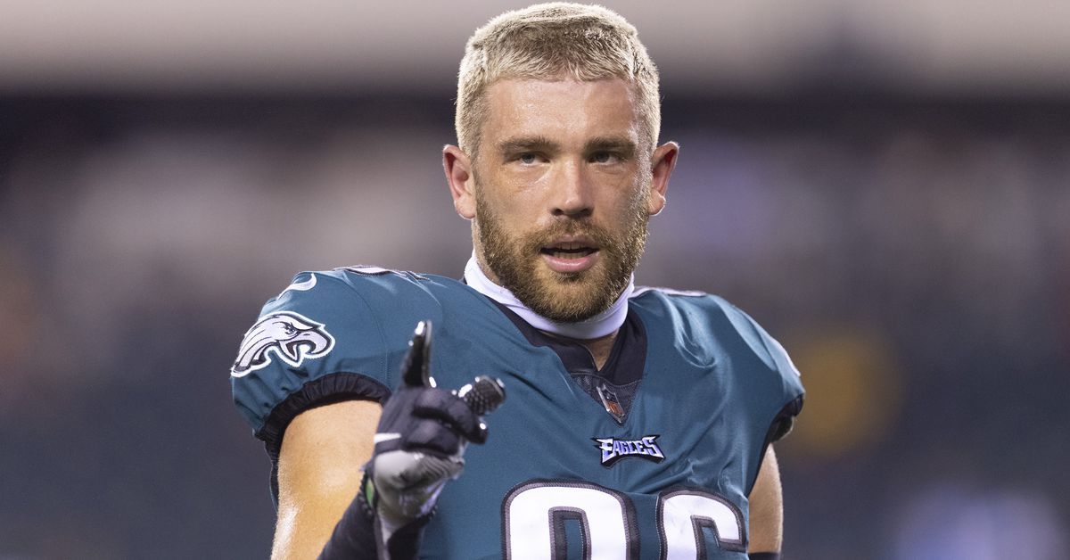 Zach Ertz clears waivers, Eagles expected to have interest in re-signing him