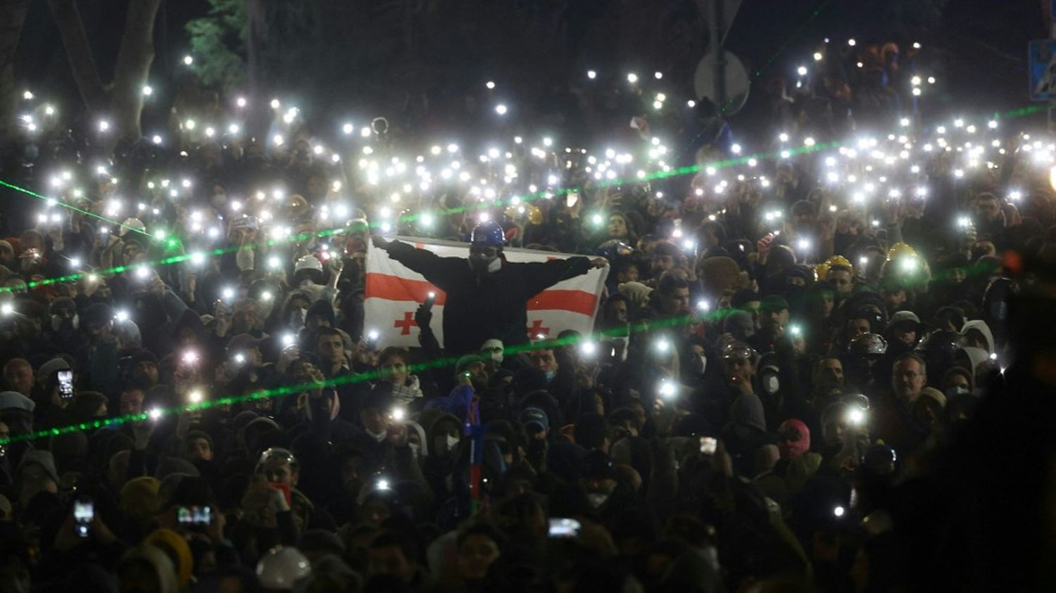 Géorgie : des milliers de manifestants pro-Union européenne dans les rues pour la quatrième nuit consécutive