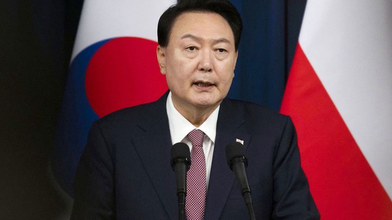 Investigators arrive at South Korean president’s residence to carry out arrest warrant