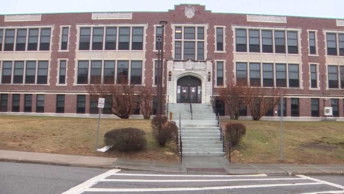 Longtime Massachusetts official dies during HS basketball game