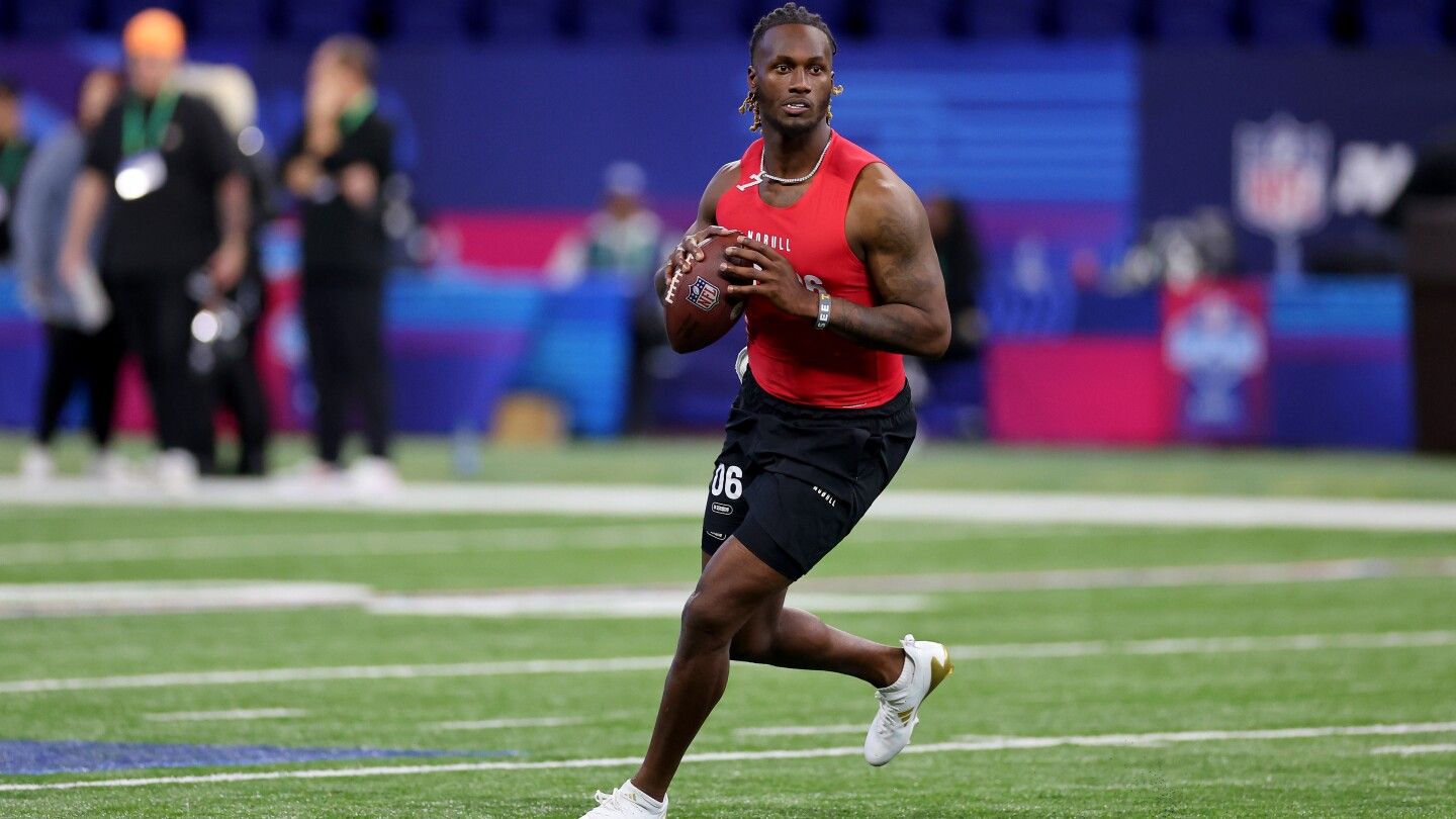 Tennessee QB Joe Milton launches 70-yard pass at Combine