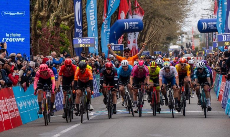 Van den Berg la 1ère étape à la photo-finish !