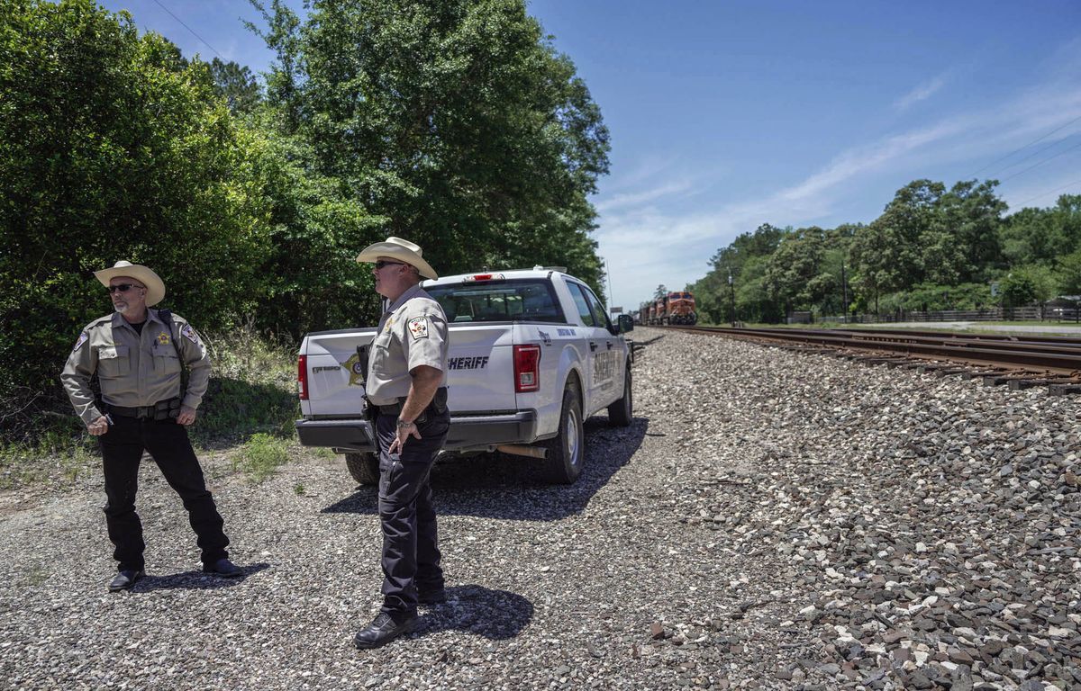 Chasse à l'homme pour retrouver un quintuple meurtrier